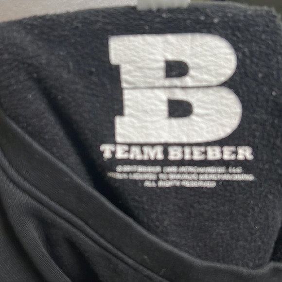 Bieber stadium tour sweater M - Picture 4 of 4